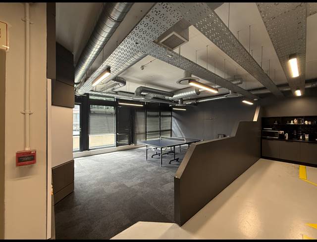 245M² OFFICE TO LET IN GARDENS